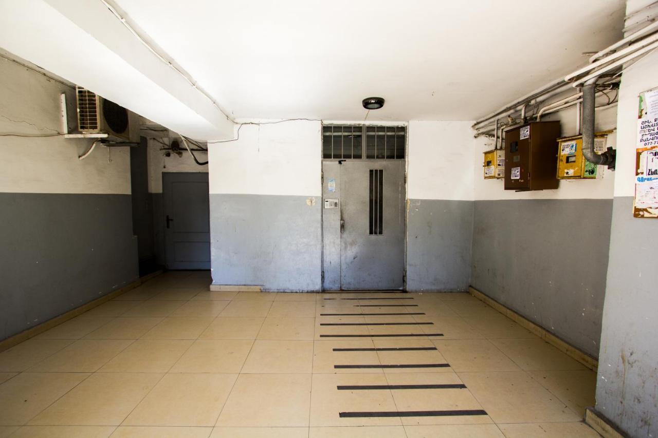 Stay Inn Apartments On Amiryan 15 เยเรวาน ภายนอก รูปภาพ