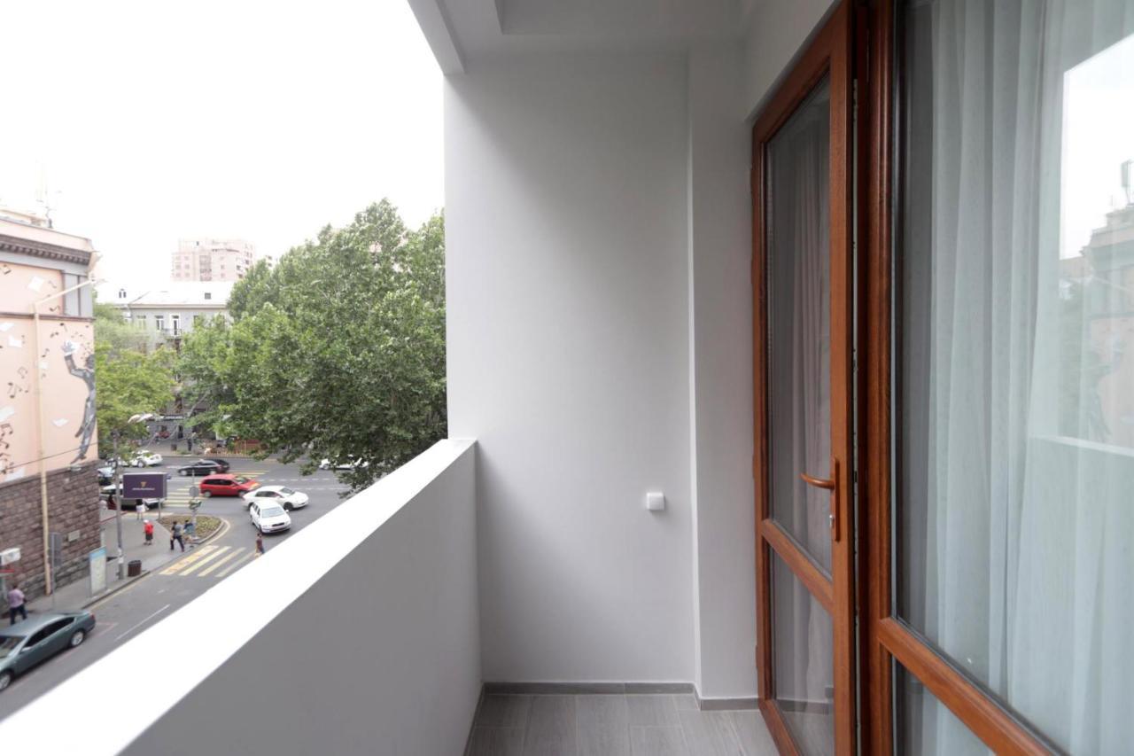 Stay Inn Apartments On Amiryan 15 เยเรวาน ภายนอก รูปภาพ