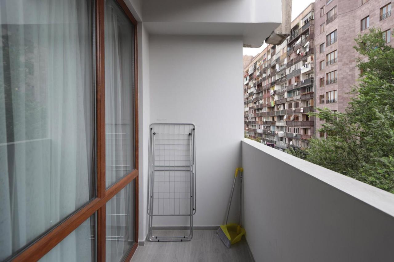 Stay Inn Apartments On Amiryan 15 เยเรวาน ภายนอก รูปภาพ