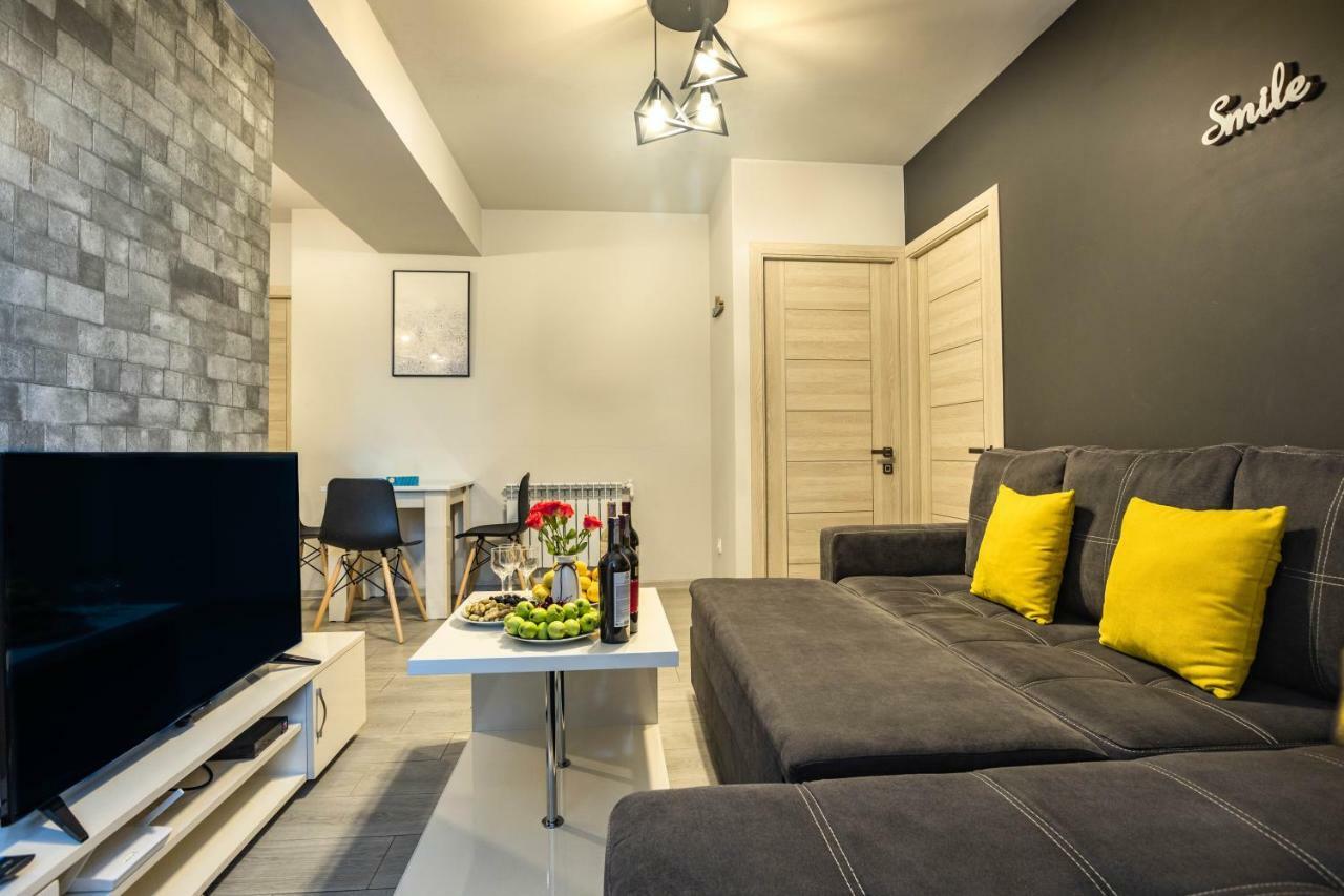 Stay Inn Apartments On Amiryan 15 เยเรวาน ภายนอก รูปภาพ